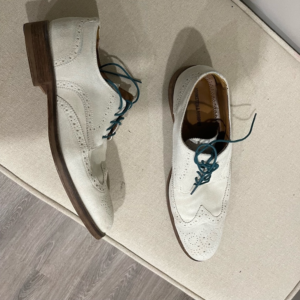 Men’s Johnson and Murphy White Suede SZ 12 Dress Shoe.